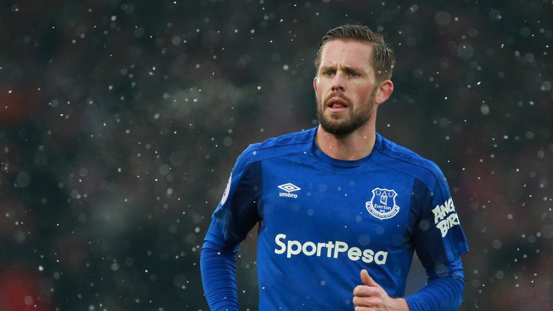 Scout回归赛场，比分优势明显首场状态亮眼，塞尔维亚队观众沸腾！